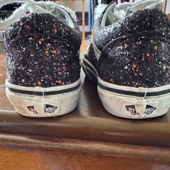 Vans - Picture 5 of 7